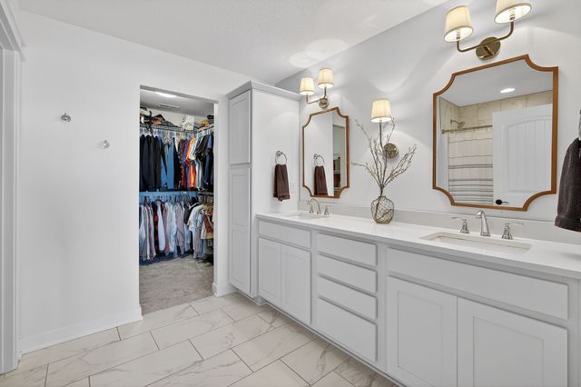 5538 164th Street, Urbandale, IA 50323