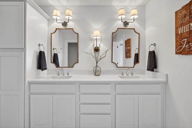 5538 164th Street, Urbandale, IA 50323