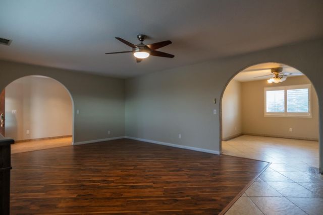 1581 W Cardella Rd, Merced, CA 95348