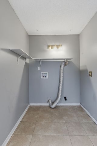 2518 Edge O Lake Dr, Nashville, TN 37217