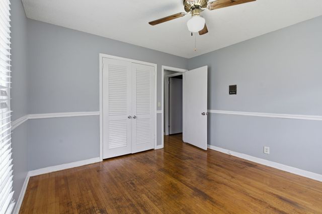 2518 Edge O Lake Dr, Nashville, TN 37217