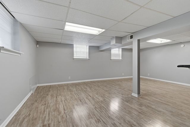 2518 Edge O Lake Dr, Nashville, TN 37217