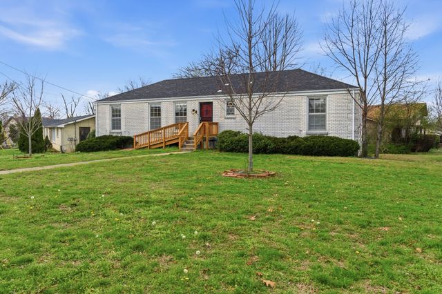 2518 Edge O Lake Dr, Nashville, TN 37217