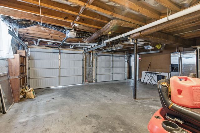 2518 Edge O Lake Dr, Nashville, TN 37217