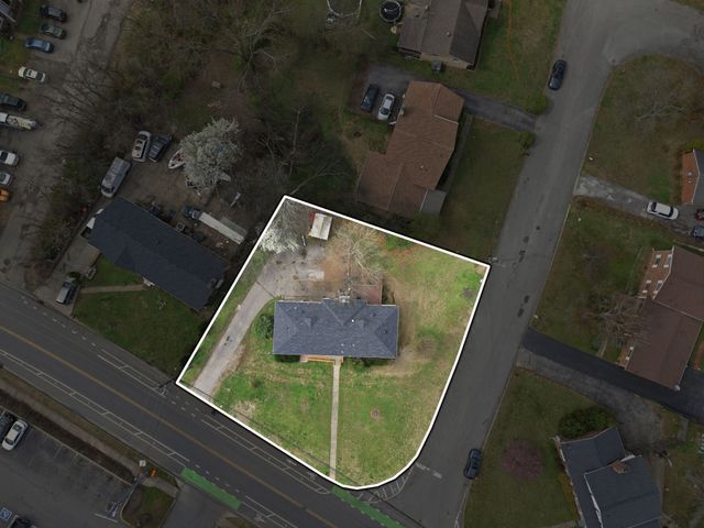 2518 Edge O Lake Dr, Nashville, TN 37217