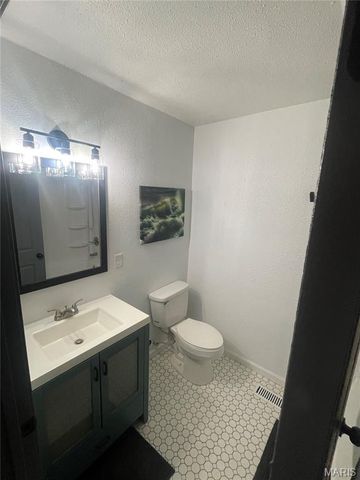 24570 Spencer Road, Waynesville, MO 65583