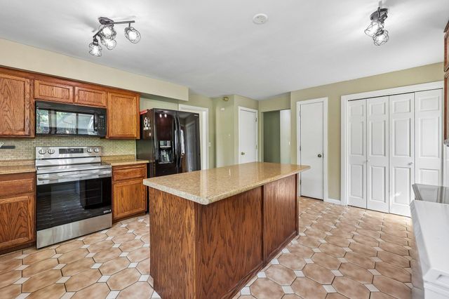 13681 Bass Lake Road, Maple Grove, MN 55311