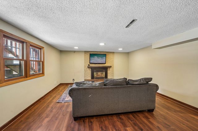 13681 Bass Lake Road, Maple Grove, MN 55311