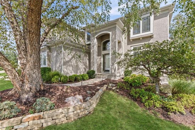 5306 W 165th Terrace, Overland Park, KS 66085