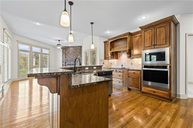 5306 W 165th Terrace, Overland Park, KS 66085
