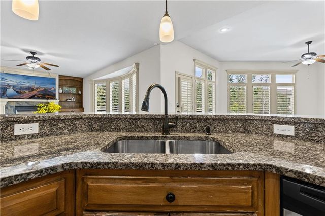 5306 W 165th Terrace, Overland Park, KS 66085
