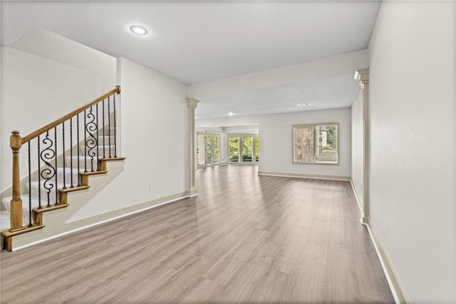 5306 W 165th Terrace, Overland Park, KS 66085