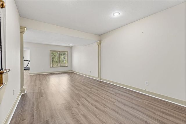 5306 W 165th Terrace, Overland Park, KS 66085