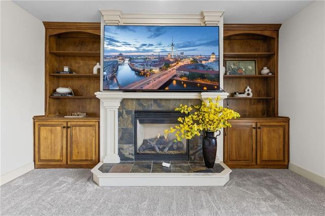 5306 W 165th Terrace, Overland Park, KS 66085