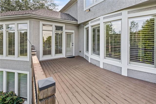 5306 W 165th Terrace, Overland Park, KS 66085
