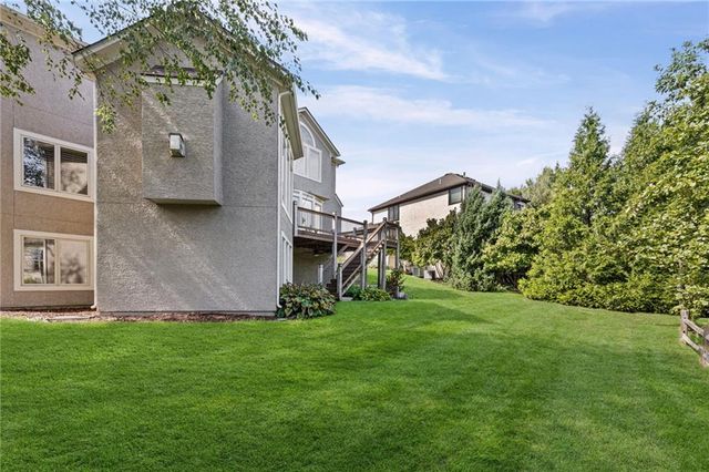 5306 W 165th Terrace, Overland Park, KS 66085