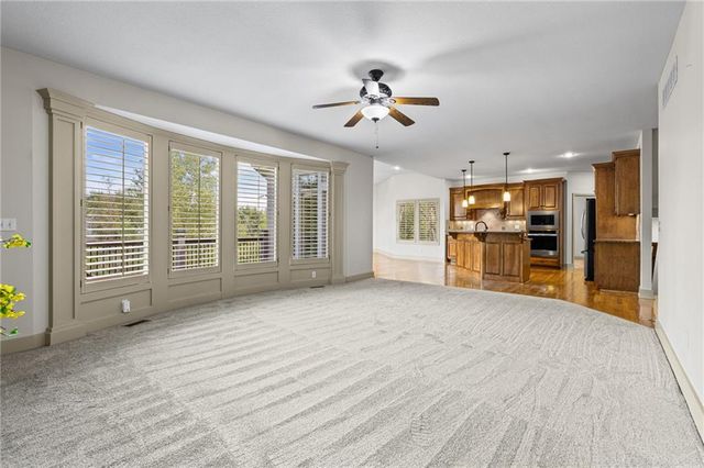 5306 W 165th Terrace, Overland Park, KS 66085