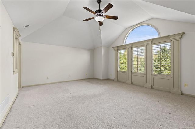 5306 W 165th Terrace, Overland Park, KS 66085