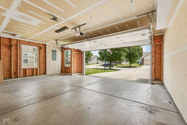 234 School House Drive, Greenfield, IN 46140