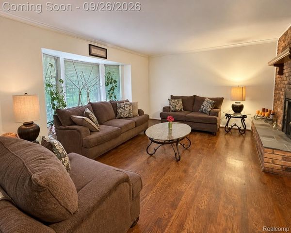 25263 Muerland Road, Southfield, MI 48033