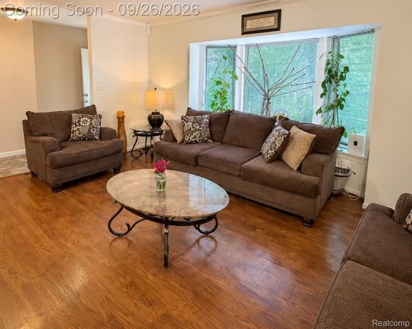 25263 Muerland Road, Southfield, MI 48033