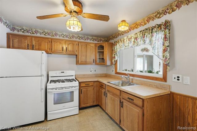 1655 Leslie Street, Westland, MI 48186