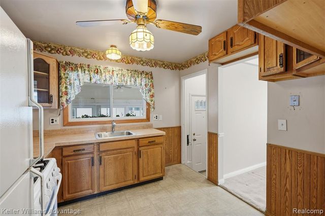 1655 Leslie Street, Westland, MI 48186