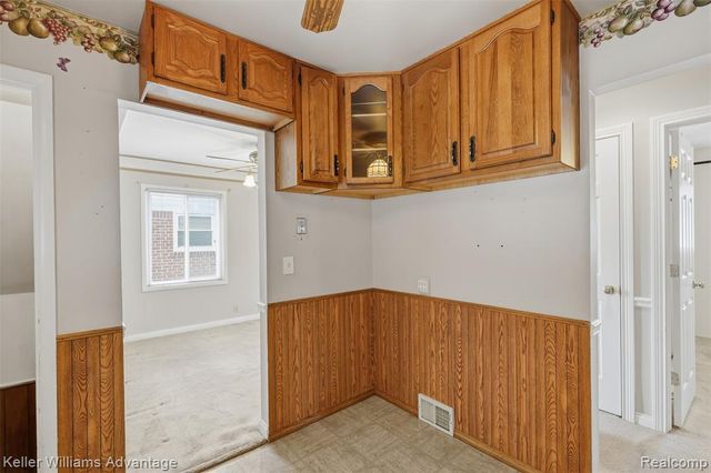 1655 Leslie Street, Westland, MI 48186