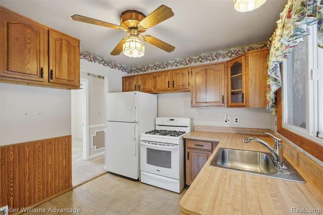 1655 Leslie Street, Westland, MI 48186