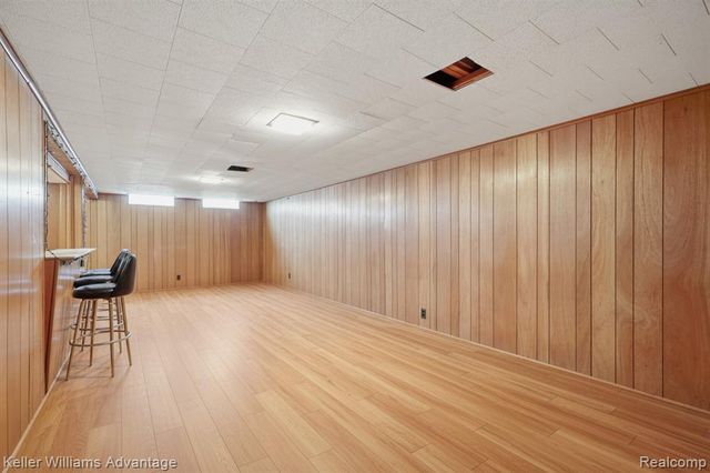 1655 Leslie Street, Westland, MI 48186