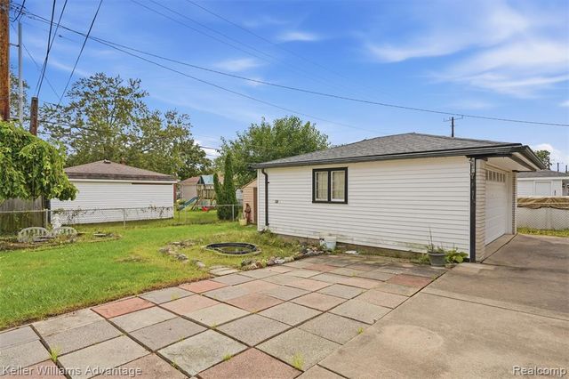 1655 Leslie Street, Westland, MI 48186