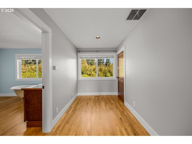 13528 Ne DENBROOK Rd, Aurora, OR 97002