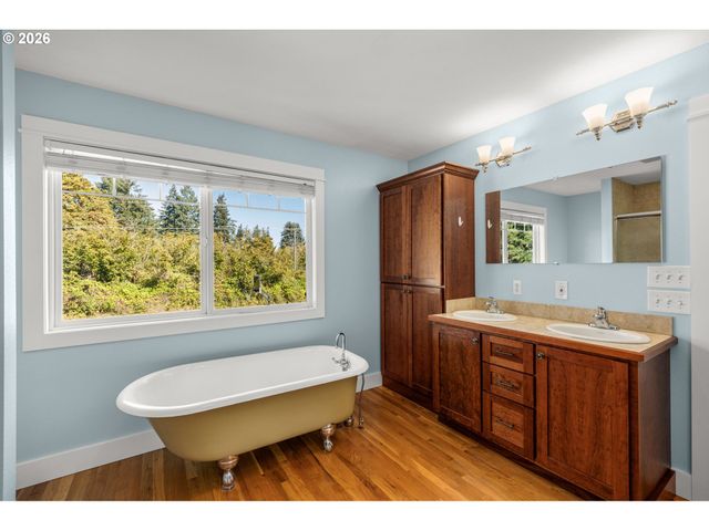 13528 Ne DENBROOK Rd, Aurora, OR 97002