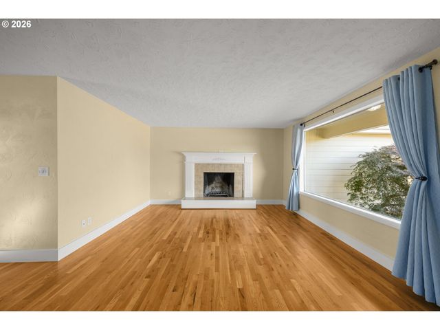 13528 Ne DENBROOK Rd, Aurora, OR 97002