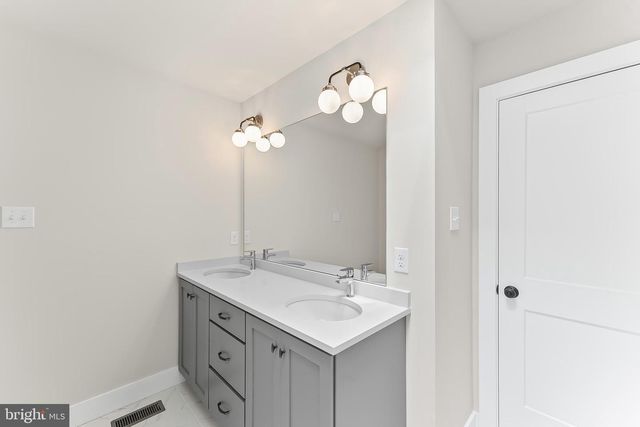 734 S MATLACK ST, West Chester, PA 19382