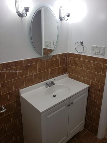 8425 NW 8th Street 104, Miami, FL 33126