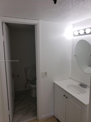 8425 NW 8th Street 104, Miami, FL 33126
