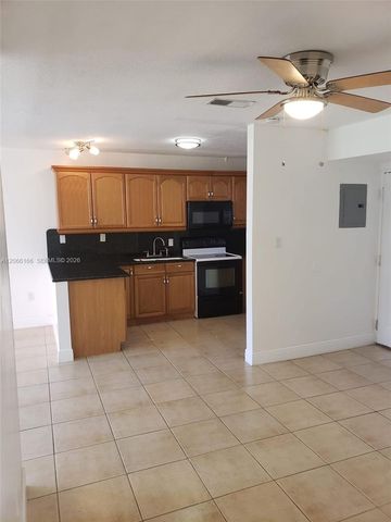8425 NW 8th Street 104, Miami, FL 33126