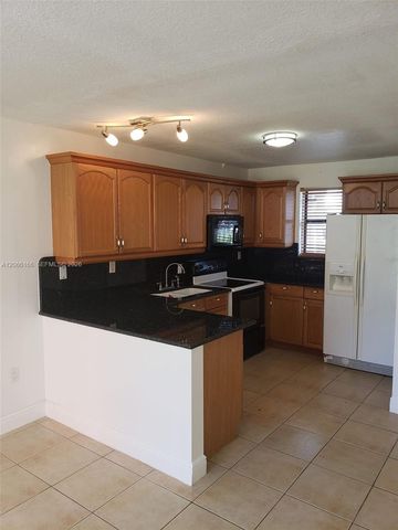 8425 NW 8th Street 104, Miami, FL 33126