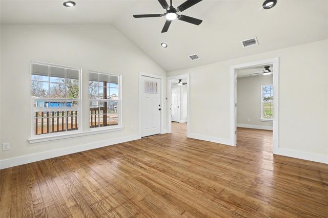 107 Russell ST, Liberty Hill, TX 78642