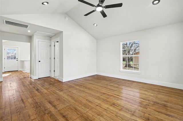 107 Russell ST, Liberty Hill, TX 78642