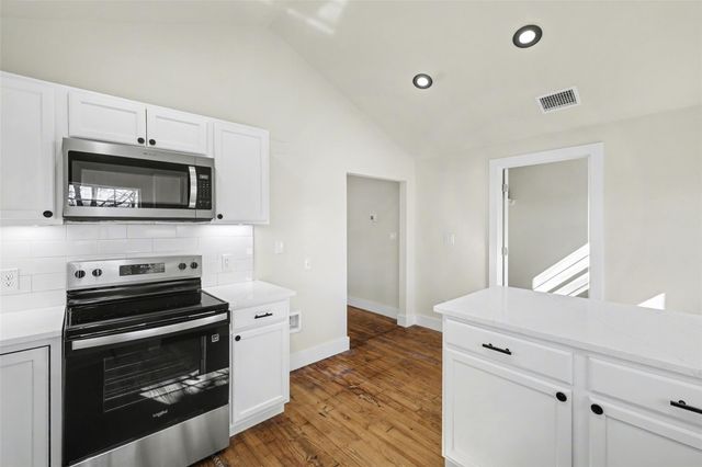 107 Russell ST, Liberty Hill, TX 78642