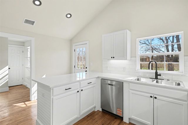 107 Russell ST, Liberty Hill, TX 78642