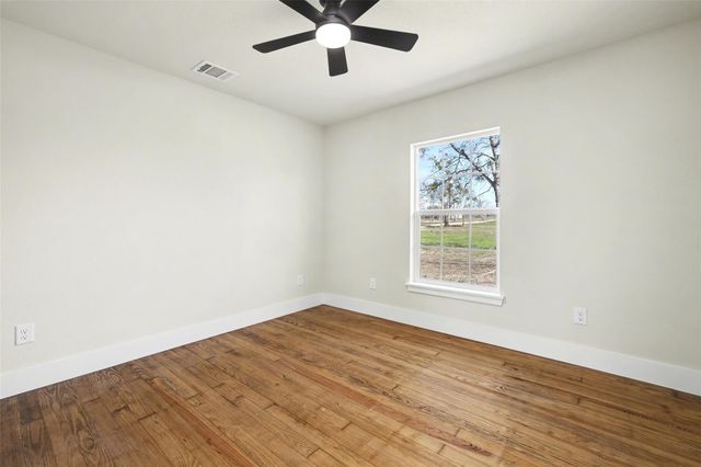 107 Russell ST, Liberty Hill, TX 78642