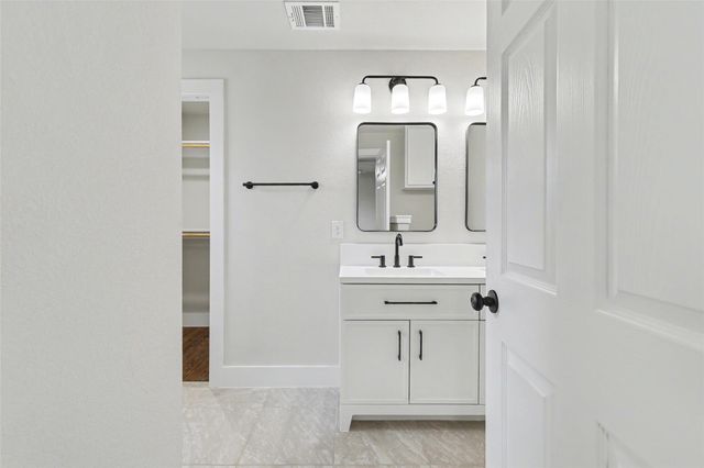 107 Russell ST, Liberty Hill, TX 78642