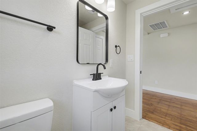 107 Russell ST, Liberty Hill, TX 78642