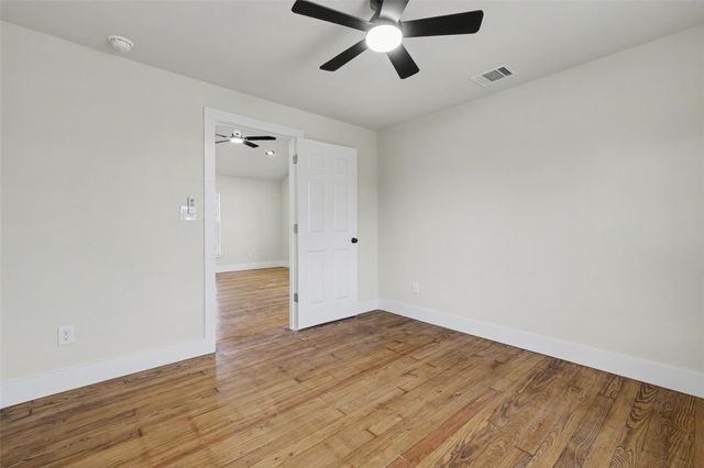 107 Russell ST, Liberty Hill, TX 78642