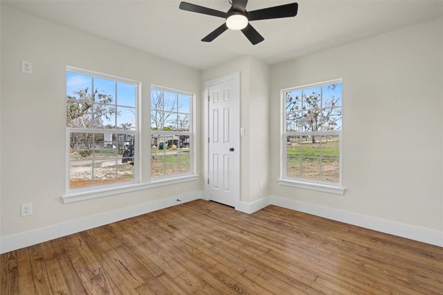 107 Russell ST, Liberty Hill, TX 78642