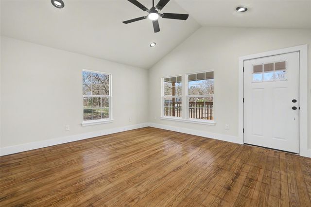 107 Russell ST, Liberty Hill, TX 78642