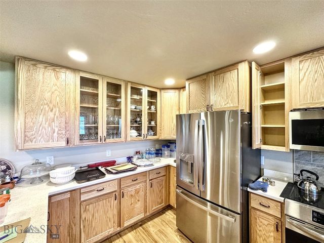 21 North Ennis Lake Road, Mcallister, MT 59740